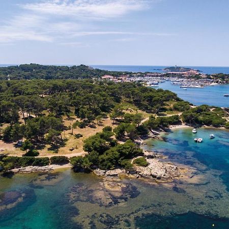 Hotel Helios & Spa - Ile Des Embiez ซิ-ฟูร์-เล-ปลาจ ภายนอก รูปภาพ