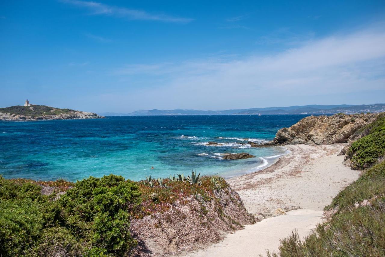 Hotel Helios & Spa - Ile Des Embiez ซิ-ฟูร์-เล-ปลาจ ภายนอก รูปภาพ