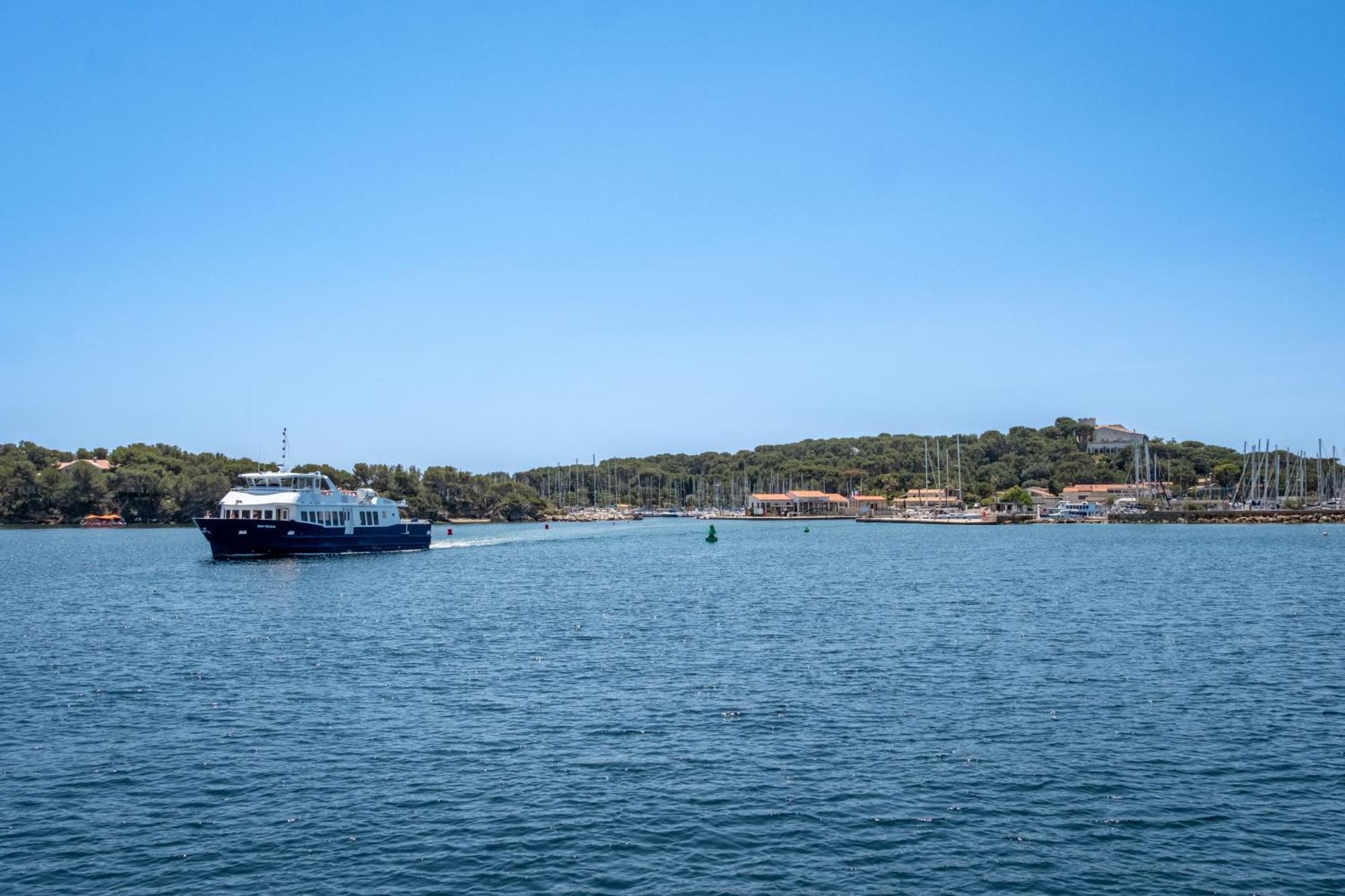 Hotel Helios & Spa - Ile Des Embiez ซิ-ฟูร์-เล-ปลาจ ภายนอก รูปภาพ