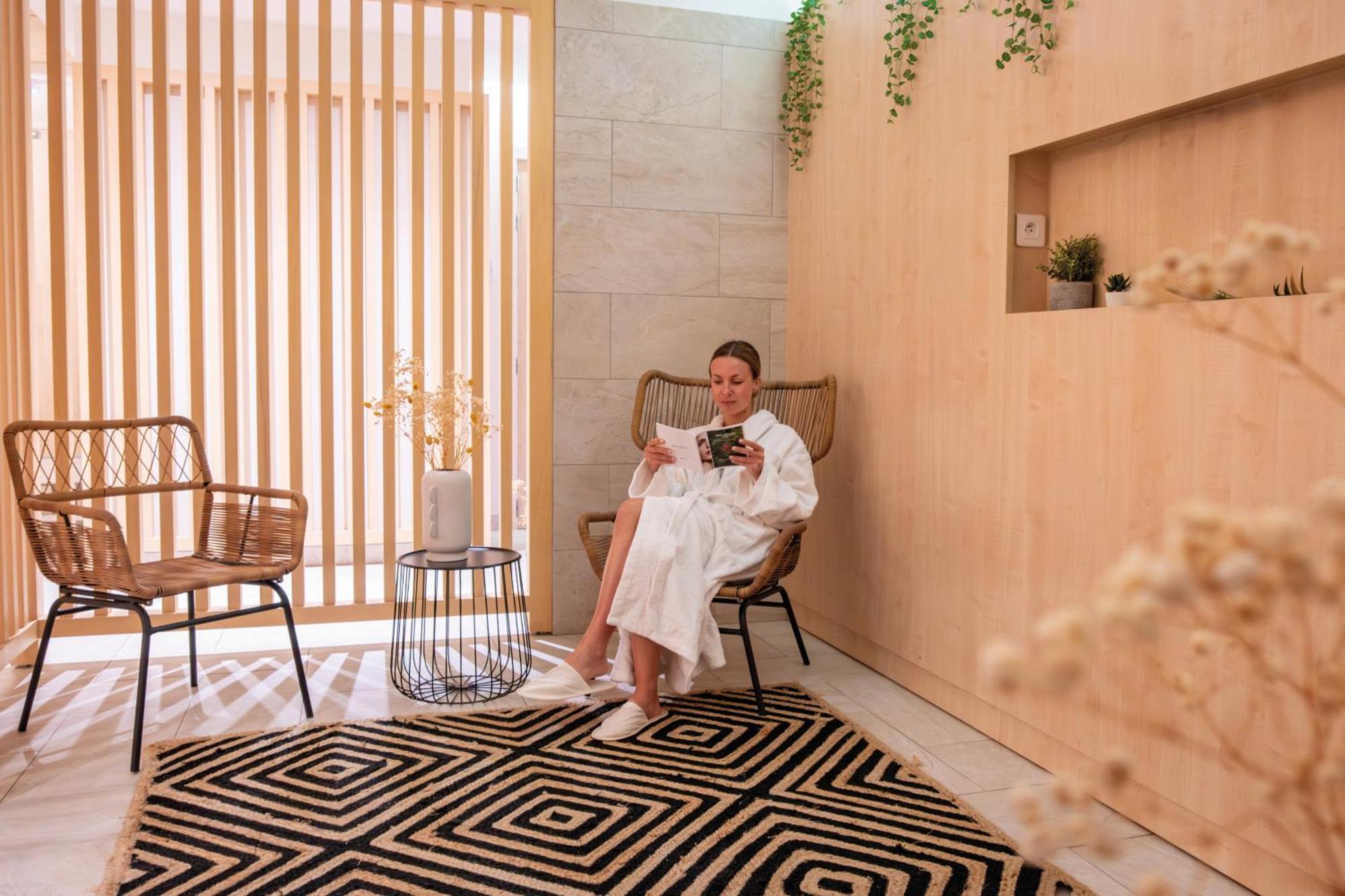 Hotel Helios & Spa - Ile Des Embiez ซิ-ฟูร์-เล-ปลาจ ภายนอก รูปภาพ