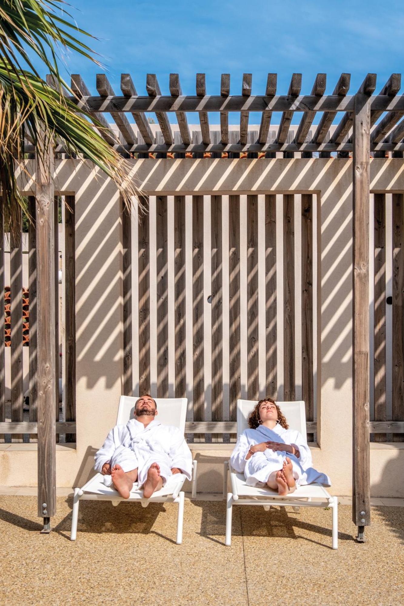 Hotel Helios & Spa - Ile Des Embiez ซิ-ฟูร์-เล-ปลาจ ภายนอก รูปภาพ