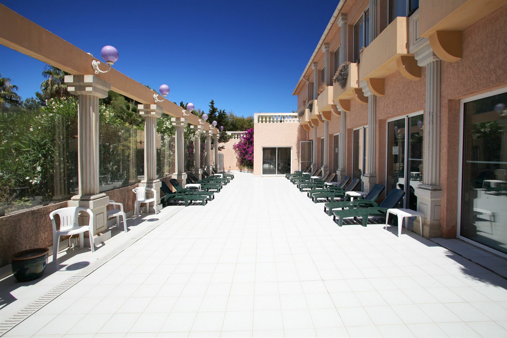 Hotel Helios & Spa - Ile Des Embiez ซิ-ฟูร์-เล-ปลาจ ภายนอก รูปภาพ